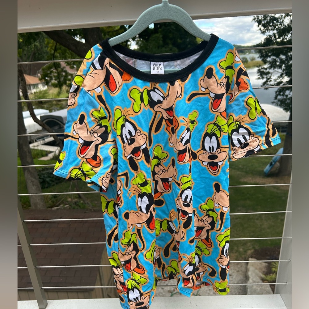 Wild Rich Kids Goofy Tshirt